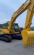 Komatsu PC300 crawler excavator, side profile view Komatsu PC300 crawler excavator, side profile view