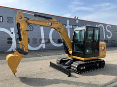 2017 Caterpillar 305.5E2 mini excavator, side profile view 2017 Caterpillar 305.5E2 mini excavator, side profile view