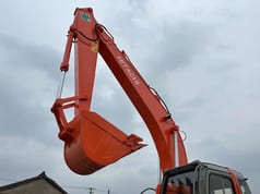 2018 Hitachi ZX200 crawler excavator boom and bucket view 2018 Hitachi ZX200 crawler excavator boom and bucket view
