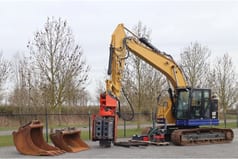 2018 Caterpillar 325 F LCR crawler excavator with Movax attachment