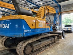 2011 Hyundai R180LC-9 crawler excavator, rear three-quarter view