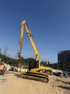 2016 Caterpillar 320C crawler excavator side profile view
