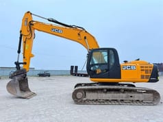 2015 JCB JS220LCT4 crawler excavator, side profile view 2015 JCB JS220LCT4 crawler excavator, side profile view