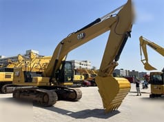 2024 Caterpillar 330GC crawler excavator, side view 2024 Caterpillar 330GC crawler excavator, side view