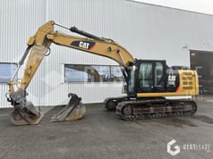 2015 Caterpillar 323E L crawler excavator, side profile view