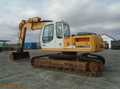 2006 Liebherr R900C crawler excavator, side view