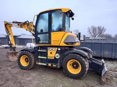 2017 JCB Hydradig 110W wheel excavator side view
