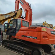 2018 Doosan DX225LC crawler excavator, side view