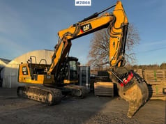 2019 Caterpillar 320B crawler excavator, side view 2019 Caterpillar 320B crawler excavator, side view