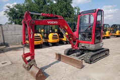 2013 Volvo ECR38 mini excavator, front three-quarter view
