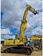 2002 Komatsu PC450LC crawler excavator, side profile view