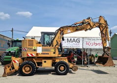 1997 CASE 788 wheel excavator side view 1997 CASE 788 wheel excavator side view