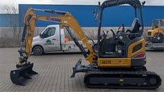 XCMG XE27E mini excavator, side view XCMG XE27E mini excavator, side view