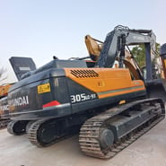 2024 Hyundai 305LC-9T crawler excavator, rear three-quarter view 2024 Hyundai 305LC-9T crawler excavator, rear three-quarter view