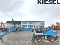 2014 Fuchs MHL 820 D E material handler side view 2014 Fuchs MHL 820 D E material handler side view