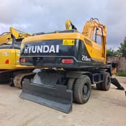 2024 Hyundai R210W-9T wheel excavator rear view 2024 Hyundai R210W-9T wheel excavator rear view