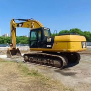 2016 Caterpillar 329D2 crawler excavator, side view
