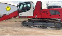 2018 Liebherr R922LC material handler side view