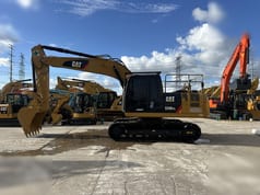 2022 Caterpillar 320D2L crawler excavator, side view 2022 Caterpillar 320D2L crawler excavator, side view