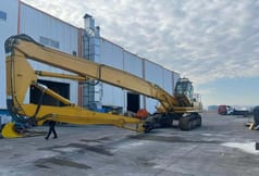 2016 Komatsu PC390 crawler excavator, side view