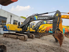 2015 Volvo EC360B crawler excavator, side profile view