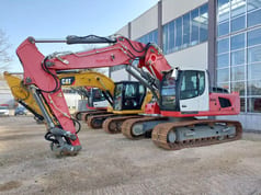 2019 Liebherr R926SLC crawler excavator, side view 2019 Liebherr R926SLC crawler excavator, side view