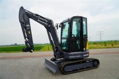 Eurotrac HE26-SR mini excavator, side view