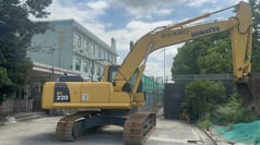 Гусеничный экскаватор 2016 Komatsu PC220-8, вид сбоку