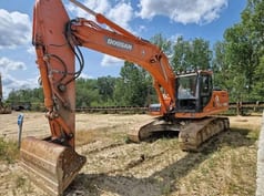 2015 Doosan DX255LC-3 crawler excavator, front three-quarter view 2015 Doosan DX255LC-3 crawler excavator, front three-quarter view