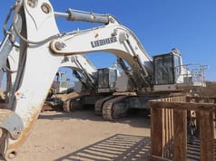 2016 Liebherr R9100 crawler excavator, side profile view