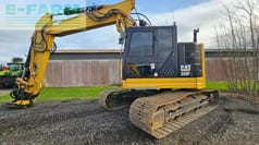 2016 Caterpillar 325F L crawler excavator, side profile view 2016 Caterpillar 325F L crawler excavator, side profile view