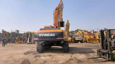 2017 Hyundai R305LC-9T crawler excavator, rear view