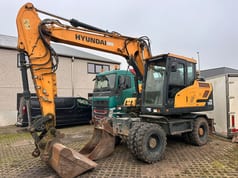 2017 Hyundai HW140 wheel excavator, side view