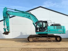 2015 Kobelco SK350LC-9 crawler excavator, side view 2015 Kobelco SK350LC-9 crawler excavator, side view