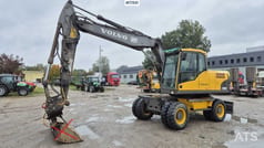 2009 Volvo EW160C wheel excavator, side profile view 2009 Volvo EW160C wheel excavator, side profile view