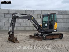 2016 Volvo ECR50D crawler excavator, side view