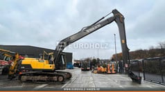2012 Volvo EC220DL crawler excavator, side profile view 2012 Volvo EC220DL crawler excavator, side profile view