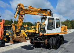 2002 Liebherr A900 ZW LITRONIC wheel excavator, front three-quarter view