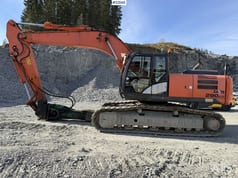 2013 Hitachi Zaxis 290LC excavator, side profile view 2013 Hitachi Zaxis 290LC excavator, side profile view