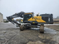2016 Volvo EC380EHR demolition excavator side view