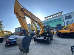 2022 Hyundai R210W-7 wheel excavator, front three-quarter view