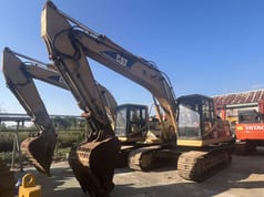 2019 Caterpillar 320BL crawler excavator, front three-quarter view 2019 Caterpillar 320BL crawler excavator, front three-quarter view