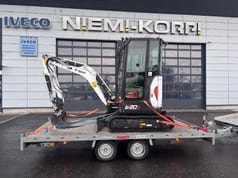 2021 Bobcat E20Z mini excavator, side view 2021 Bobcat E20Z mini excavator, side view