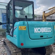 2002 Kobelco SK60 crawler excavator rear view 2002 Kobelco SK60 crawler excavator rear view