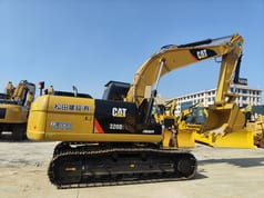 Escavatore cingolato Caterpillar 320D2 L del 2025, vista laterale Escavatore cingolato Caterpillar 320D2 L del 2025, vista laterale