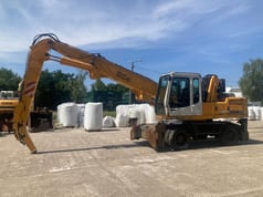 2007 Liebherr 904 material handler, side view