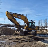 2014 JCB JS290LC crawler excavator, side profile view 2014 JCB JS290LC crawler excavator, side profile view