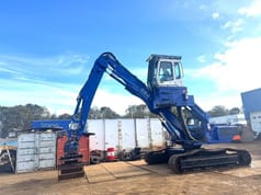 2004 Liebherr R924B EW material handler, side view