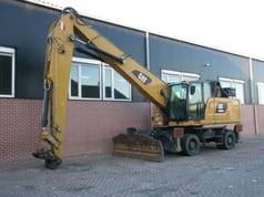 2015 Caterpillar MH3024 material handler, side view 2015 Caterpillar MH3024 material handler, side view