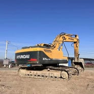 Hyundai 305LC-9T crawler excavator, rear three-quarter view Hyundai 305LC-9T crawler excavator, rear three-quarter view
